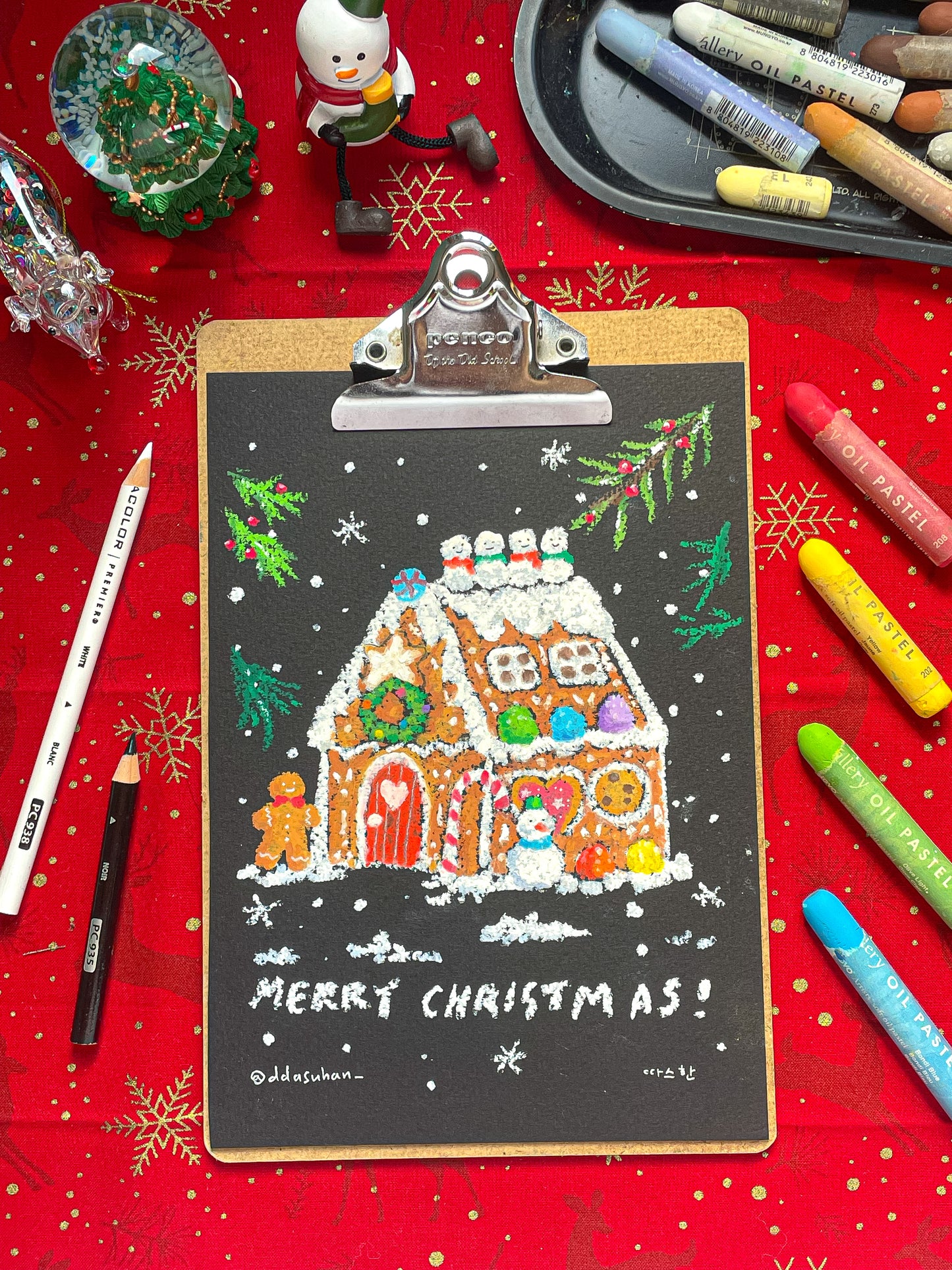 Merry Christmas Gingerbread House